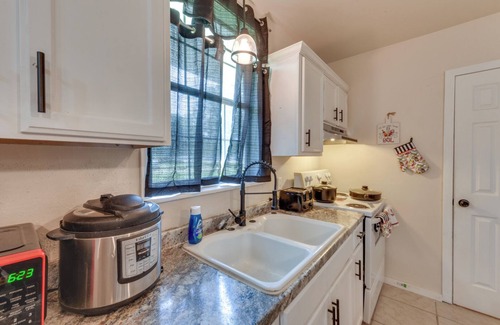 Lacassine Casa | Lousiana Escape Near Hunting: Pets Welcome!