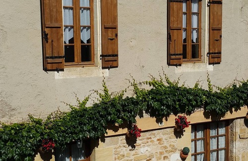 Monpazier Casa | ¡Ama la vida dentro de los muros de uno de los 100 pueblos más bellos de Francia!