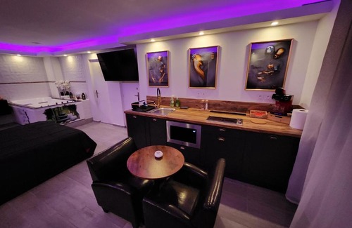 Saint-Assiscle Apartamento | Love Room romantique avec Jacuzzi 2 places