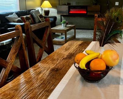 East Thermopolis Casa | Loved By Guests ! Highly Rated, Location Perfect, Pools One Minute, Amenity-Rich, Cozy Comfort, and Pup Friendly, Discover An Exceptional Wyoming Stay, Thermopolis River Walk Home at Hot Springs State Park, 'Where Families and Fisherman Stay'