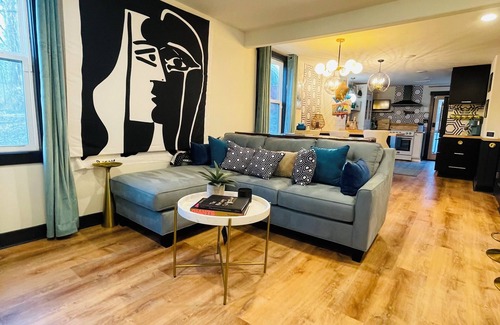 Church Street Casa | LoveJones Bungalow-Luxury decor, Large deck & backyard, Office, 2 fireplaces