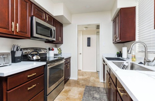 Camelback East Condominio | Lovely 1 Bedroom Condo For Traveling Professional