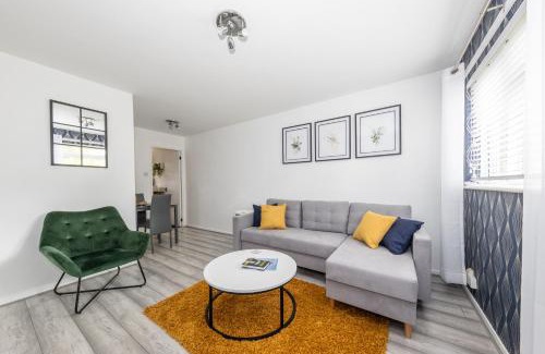 Luton Apartamento | Lovely 1 bedroom home with free parking- Contractor friendly