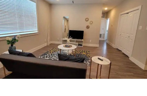 Spring Branch West Casa | Lovely 2 bdrm. apartment with free parking in gated community