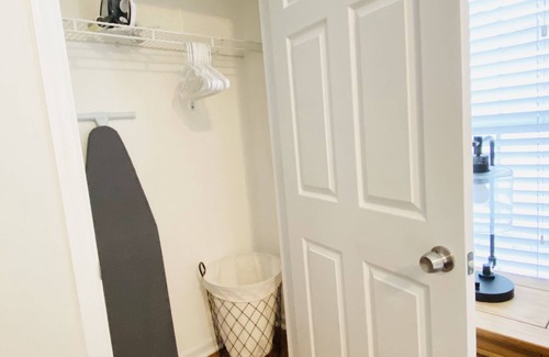 Stamford Apartamento | Lovely 2 bdrm apt w/ parking and outdoor sitting