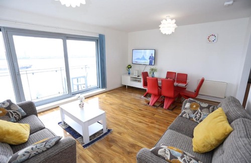 Greenwich Apartamento | Lovely 2 bed 2 toilet Hill House river view apartment