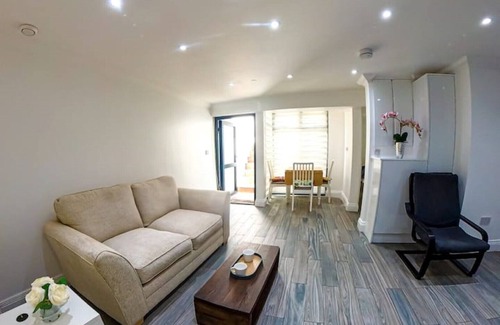Brownswood Apartamento | Lovely 2 Bed Lower Ground Floor Flat Close to City