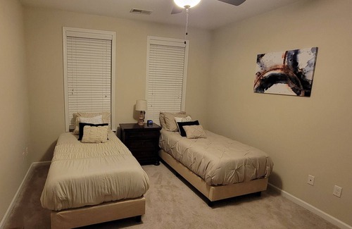 Collierville Apartamento | Lovely 2 Bedroom 2 Bath and 1 Car Garage with Pool