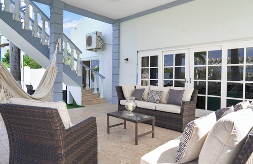 Koyari Apartamento | Lovely 2-bedroom apartment in Noord with Garden & Pool