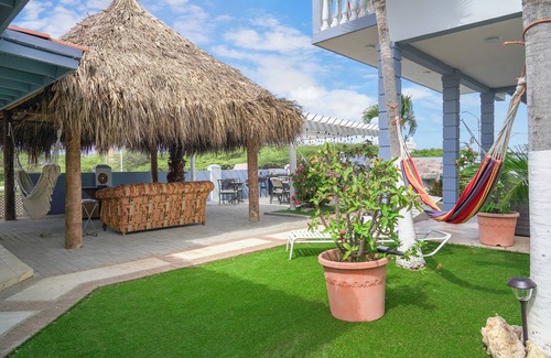 Koyari Apartamento | Lovely 2-bedroom apartment in Noord with Garden & Pool