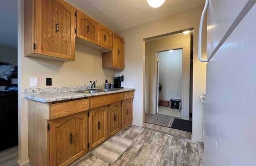 Grande Prairie Casa | Lovely 2 Bedroom - 10 minutes from hospital and park