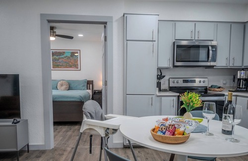 Johnson City Casa | Lovely 2-bedroom house in Johnson City, walking distance to downtown.