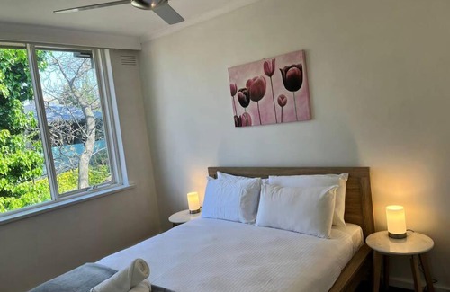 Toorak Apartamento | Lovely 2 Bedroom Unit with HotTub,FreeWiFi Netflix