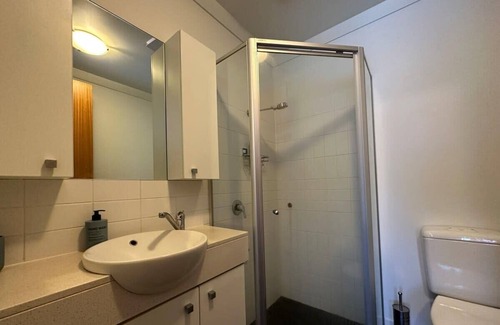 Subiaco Apartamento | Lovely 2BR Apartment in West Perth with Parking!