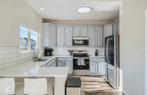 Thornton Hotel | Lovely 3 BDR / 3 BA - 20 Min Denver