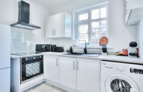 Newcastle-upon-Tyne Casa | Lovely 3 Bedroom house in newcastle, private drive perfect for 6 people near A1