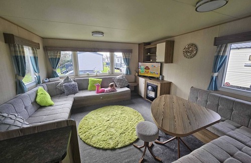 Grimsby Cabina | Lovely 3 Bed Caravan near to beach 5 star Reviews