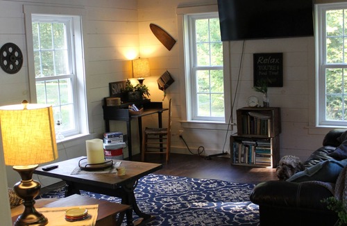 Abbot Cabaña | Lovely 3-bedroom cottage on Piper Pond with AC in Abbot