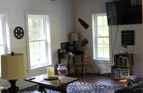 Abbot Cabaña | Lovely 3-bedroom cottage on Piper Pond with AC in Abbot