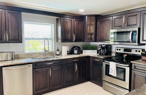 South Gate Ridge Casa | Lovely 4-bedroom 3 Bath Heated Pool house Near Siesta Key Beach