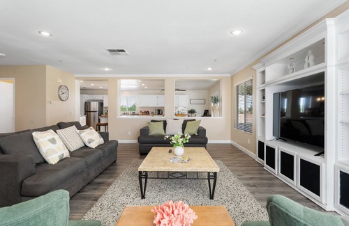 Loma Linda Casa | Lovely 4-bedroom house fits 15 people with outdoor playground