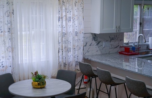 Westside Norwich Casa | Lovely 5br in Norwich brand new renovated with spacious yard