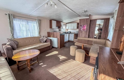 Louth Casa | Lovely 8 berth caravan with decking at Sunnydale Park, Lincolnshire ref 35091BR
