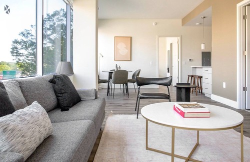 Alexandria West Apartamento | Lovely Alexandria West 2BR w/ Gym & Lounge, nr Metro, by Blueground