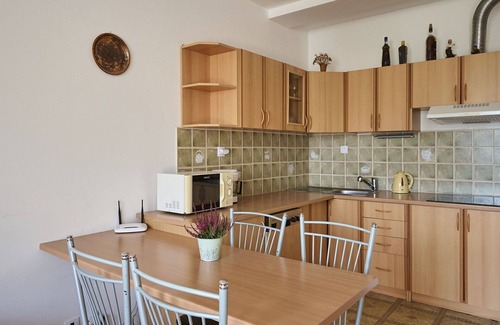 Albrechtice v Jizerskych horach Apartamento | Acogedor apartamento para 4 personas con WIFI, TV y balcón