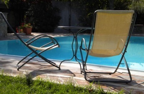 Colle di Val d'Elsa Casa | Bonito apartamento en villa para 4 personas con piscina, TV, patio y mascotas permitida
