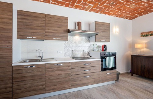 Costigliole d'Asti Apartamento | Acogedor apartamento para 2 personas con WIFI, piscina, A/C, TV y patio