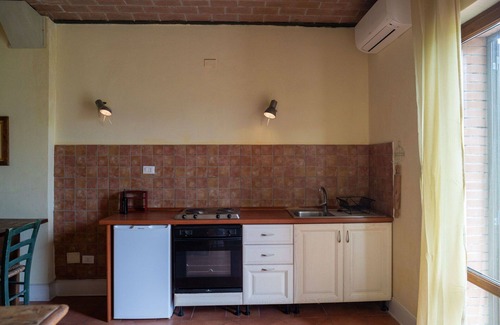 Villa Santa Maria Apartamento | Precioso apartamento con A/C, piscina, WIFI, TV, balcón, mascotas permitida y aparcamiento