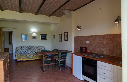 Villa Santa Maria Apartamento | Precioso apartamento con A/C, piscina, WIFI, TV, balcón, mascotas permitida y aparcamiento