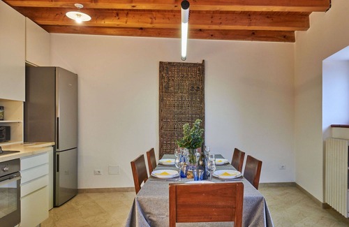 Caprino Veronese Casa | Hermoso apartamento en villa para 6 personas con WIFI, TV y patio