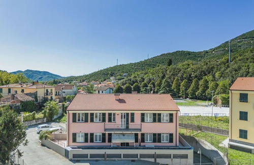 Sestri Levante Apartamento | Precioso apartamento para 5 personas con WIFI, A/C, TV, patio y mascotas permitida
