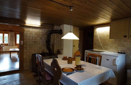 Boltigen Apartamento | Bonito apartamento para 5 personas con WIFI y balcón