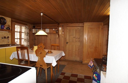 Boltigen Apartamento | Bonito apartamento para 5 personas con WIFI y balcón