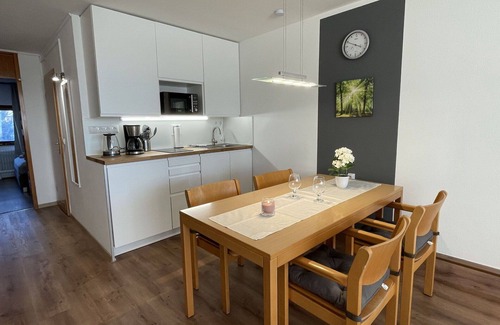 Sankt Englmar Apartamento | Bonito apartamento para 4 personas con WIFI, piscina, TV y balcón
