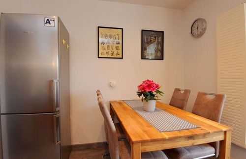 Zella-Mehlis Apartamento | Hermoso apartamento para 4 personas con WIFI, TV y mascotas permitida