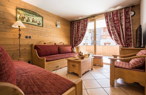 Tignes Apartamento | Lovely apartment for 8 guests with pool, WIFI, hot tub, TV, balcony, pets allowed and parking