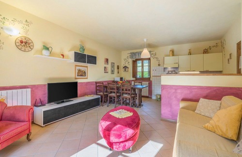 Cutigliano Apartamento | Hermoso apartamento para 4 personas con piscina, WIFI, TV y mascotas permitida
