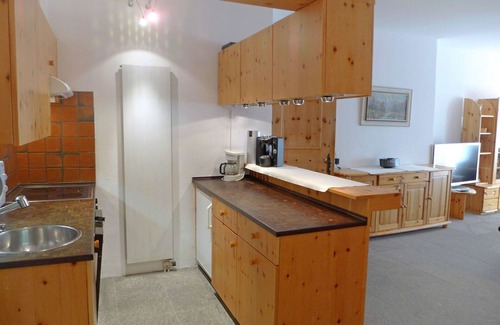 Celerina-Schlarigna Apartamento | Hermoso apartamento para 4 personas con WIFI, TV, balcón y mascotas permitida