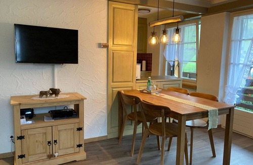 Ruedisbach Apartamento | Hermoso apartamento para 4 personas con WIFI, TV, balcón y mascotas permitida
