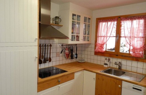 Lauenen Apartamento | Hermoso apartamento para 4 personas con WIFI y balcón