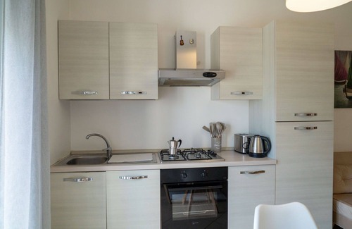 Silvi Marina Apartamento | Acogedor apartamento para 4 personas con A/C, WIFI, piscina, TV, terraza y mascotas permitida