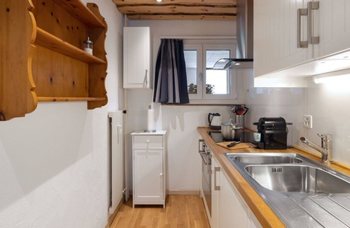 Davos-Dorf Apartamento | Bonito apartamento para 4 personas con WIFI, piscina, TV y balcón