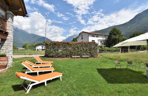 Prata Camportaccio Apartamento | Acogedor apartamento para 5 personas con WIFI, A/C, TV, patio y mascotas permitida