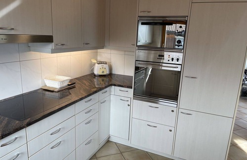Amden Apartamento | Acogedor apartamento para 5 personas con WIFI, TV, terraza, mascotas permitida y vista panorámica
