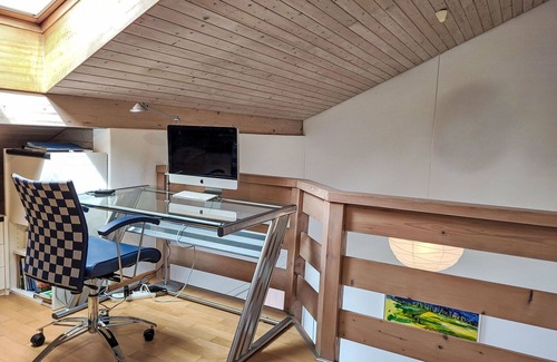 Vira Apartamento | Acogedor apartamento para 5 personas con WIFI, piscina, TV y patio