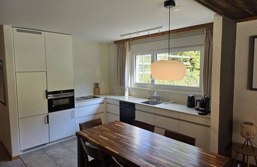 Parpan Apartamento | Bonito apartamento para 6 personas con WIFI, TV y balcón